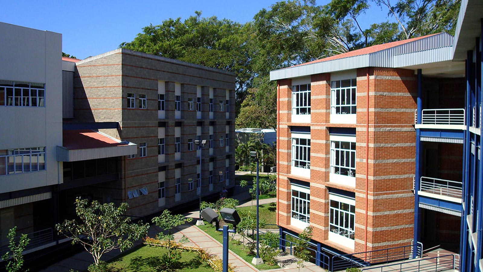 Universidad Centroamericana José Simeón Cañas net-zero energy building